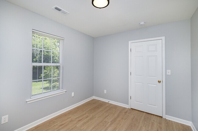 Building Photo - 4206 Wilson Ln