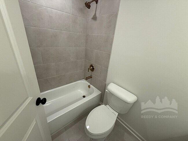 Building Photo - Beautiful NEW BUILD in Cordova!