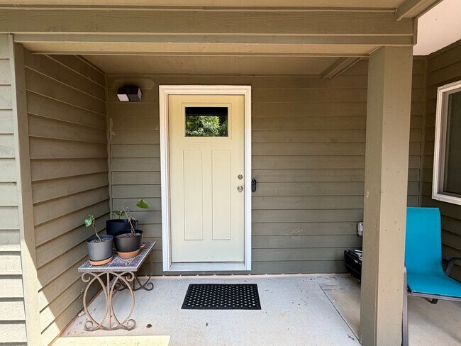 Building Photo - 1327 Gristmill Dr