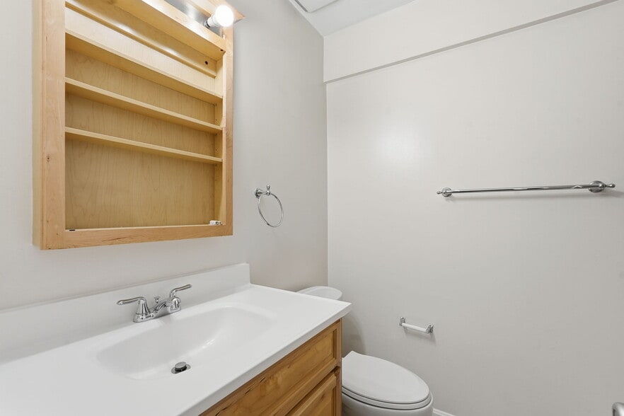 Building Photo - 6230 Edsall Rd