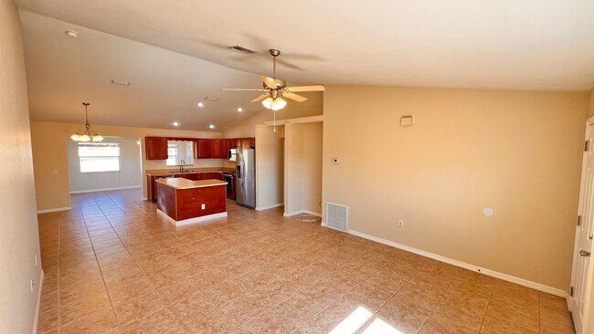 Building Photo - Lovely, Spacious 2 Bedroom, 2 Bathroom Home in Sebring!!