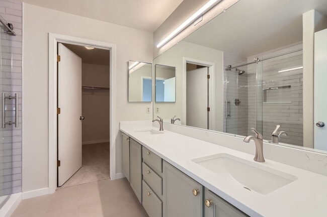 Building Photo - Gorgeous 4 Bed 2.5 Bath Home in Wolf Creek!