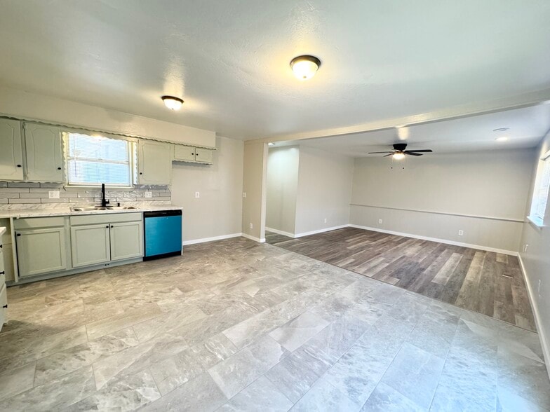 Building Photo - 1321 Beechwood Dr