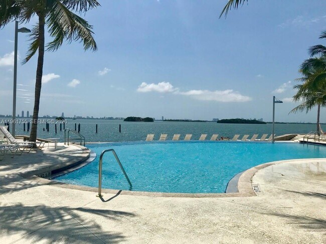 Building Photo - 723 NE 62nd St