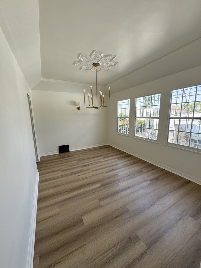 Dining room - 1335 S Redondo Blvd