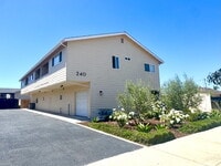 Building Photo - AVAILABLE AUGUST - Coastal-Convenient 2 Bed Retreat with Private Balcony