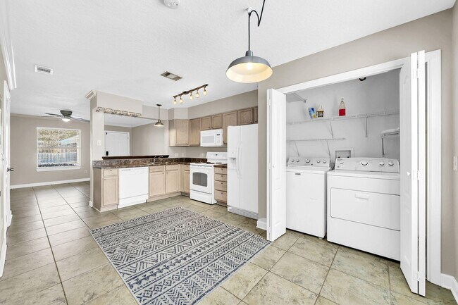 Building Photo - 1856 Shay-Lin Ct