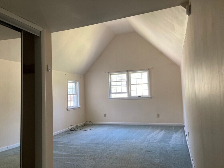 Building Photo - 221 S James St