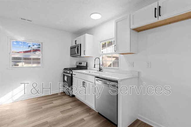 Building Photo - 2233 St Paul St