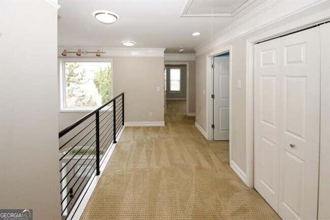 Building Photo - 1354 Brookhaven Village Cir NE