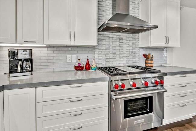 Building Photo - 1790 McKinley Rd