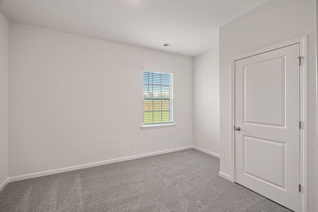 Building Photo - 171 Old Home Rd