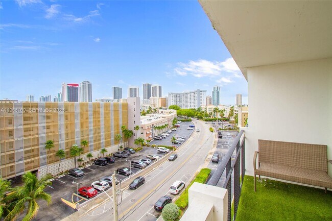 Building Photo - 401 Golden Isles Dr