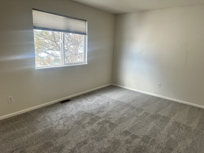 Building Photo - 3159 Heather Glen Dr