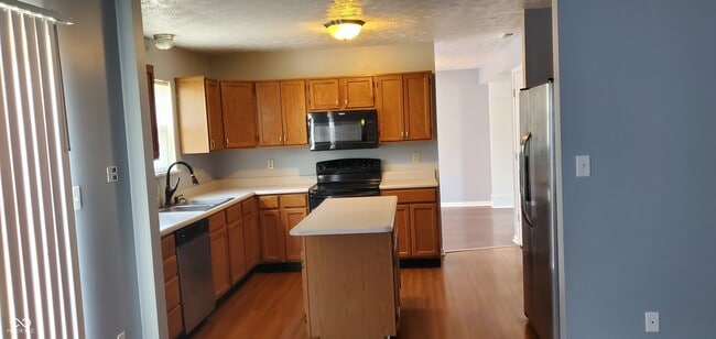 Building Photo - 10618 Sedgegrass Dr