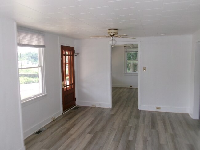 Building Photo - 903 Winter Hill Rd