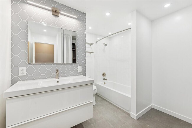 Building Photo - 4170 N Marine Dr