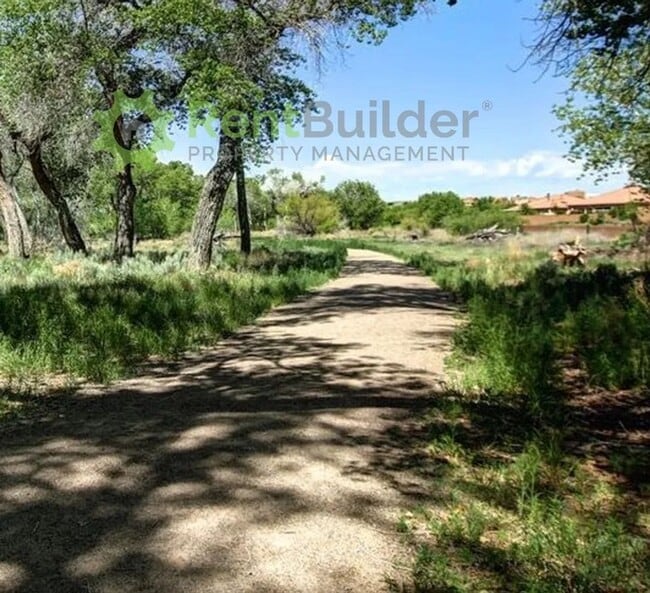 Building Photo - 1027 Desert Willow Ct