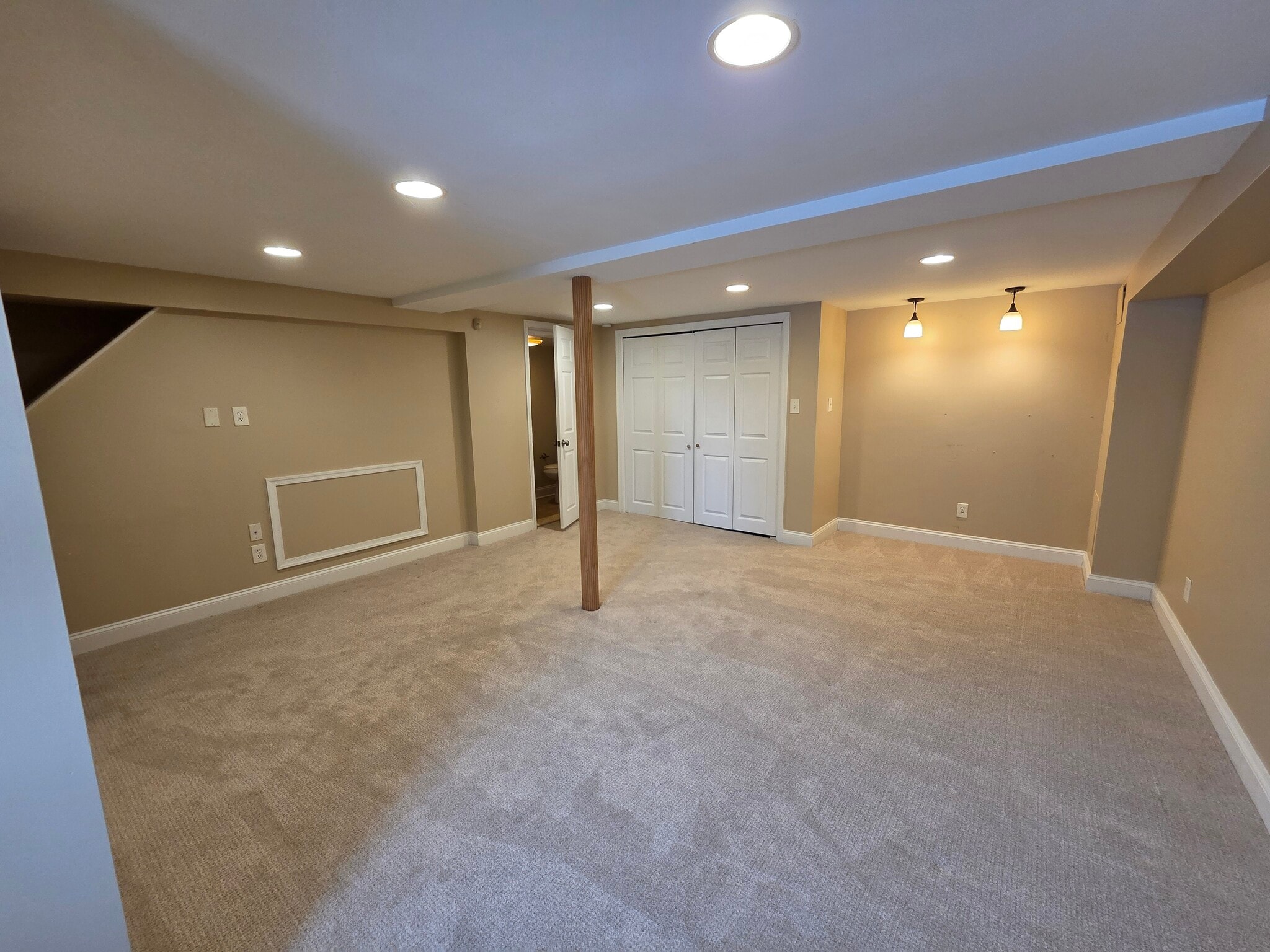 Building Photo - 204 Greenbriar Ln