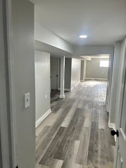 Building Photo - 1620 N Laramie Ave