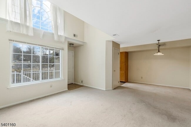 Building Photo - 62 Bentley Ct