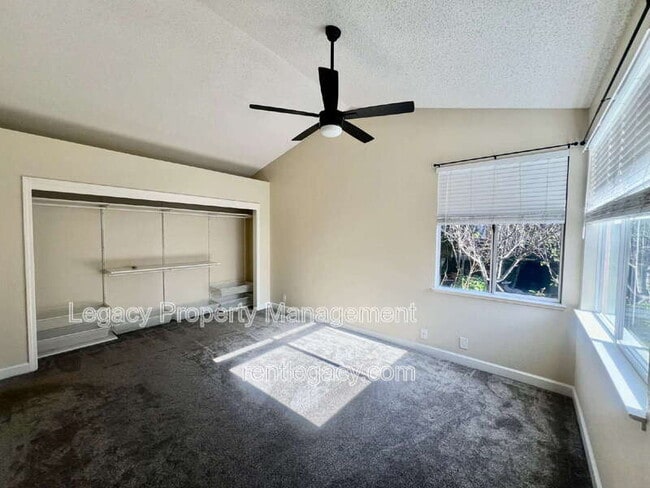 Building Photo - 413 Donaldson Ct