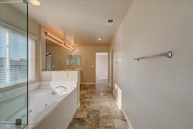 Building Photo - Luxury Arrowood Home for Rent – Available July 6th