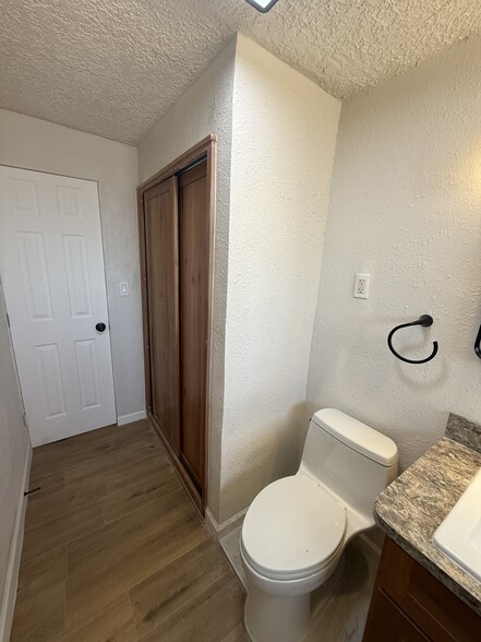 Building Photo - 37 La Ladera Rd