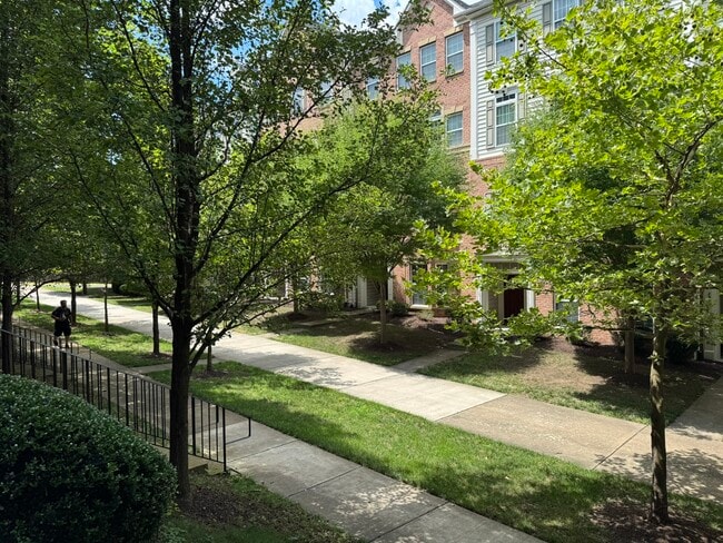Building Photo - 2503 Eastbourne Dr