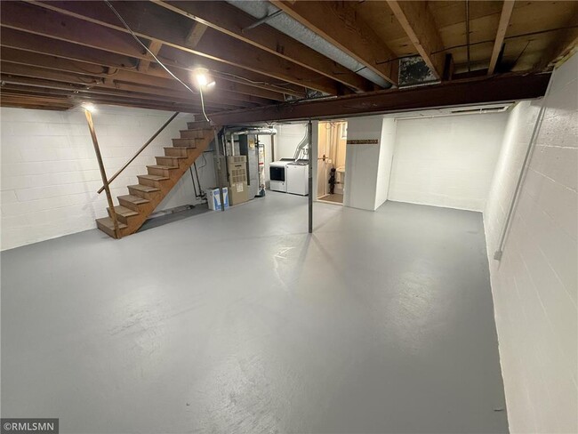 Building Photo - 519 8th St N