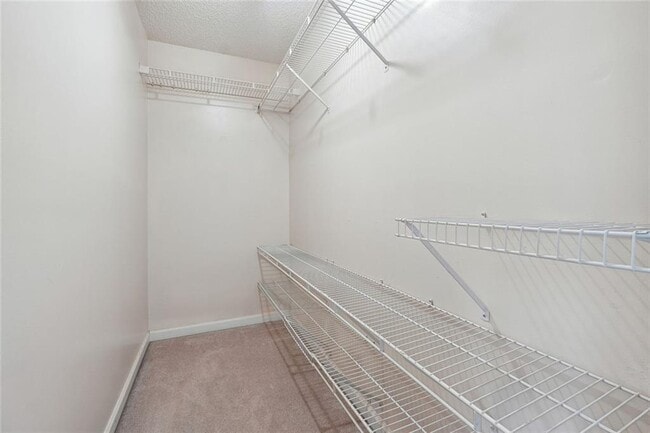 Building Photo - 3149 Lakeview Pkwy