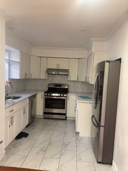 Building Photo - 25-07 College Point Blvd