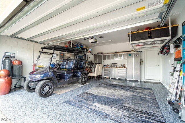 Building Photo - 44525 Palm Frond Dr