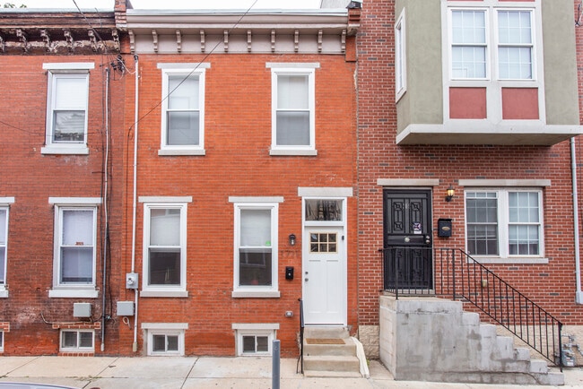 Building Photo - 1711 Latona St