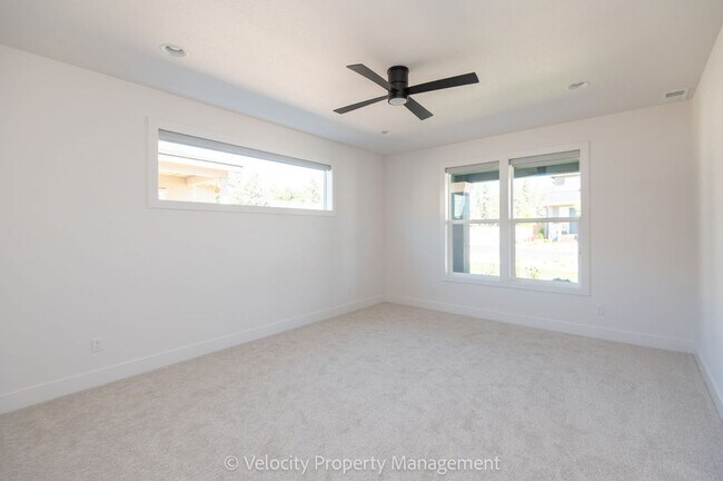 Building Photo - Brand New Beautiful Home!