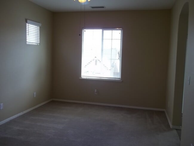 Building Photo - 2-Story home located in the gated communit...