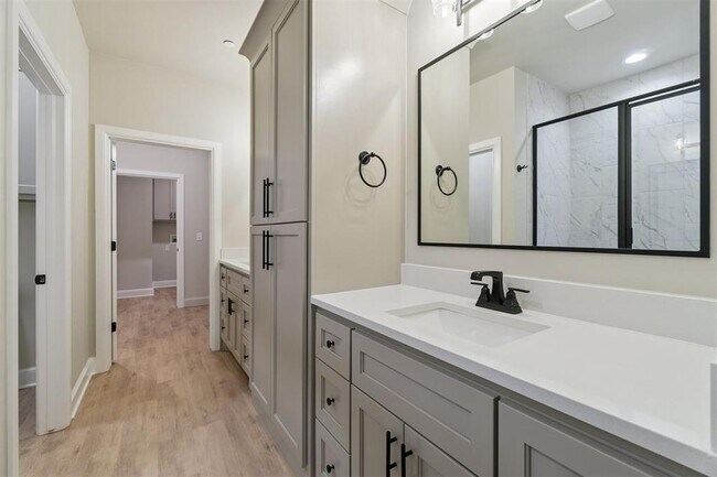 Building Photo - 4212 Abbey Pk Dr