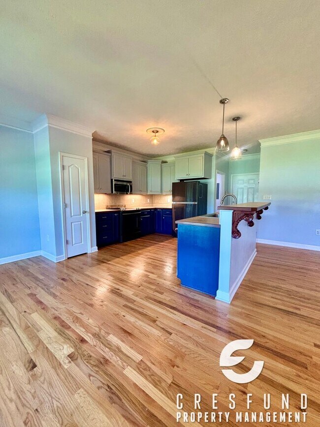Building Photo - CHARMING 3 BEDROOM READY FOR MOVE IN TODAY!