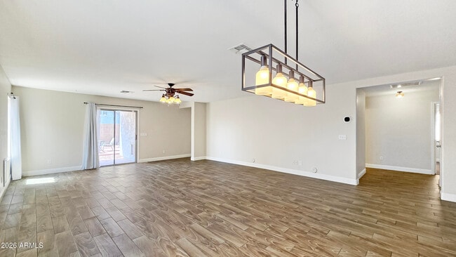 Building Photo - 25673 W Northern Lights Way