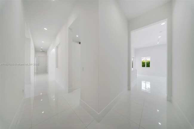 Building Photo - 10203 SW 136th St