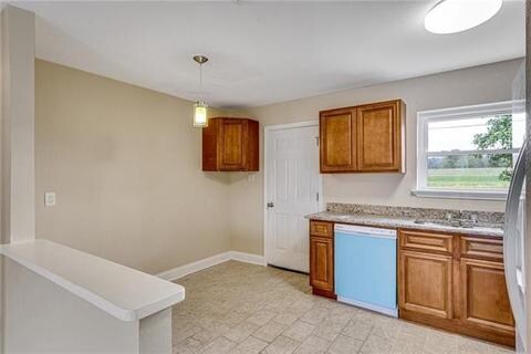 Building Photo - 2312 Sauvage Ave