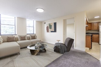 Building Photo - 182 W Warrington Ave