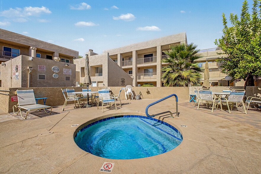 Building Photo - 7474 E Earll Dr