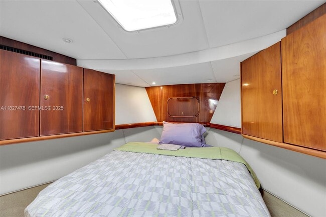 Building Photo - 232 W Seaview Dr