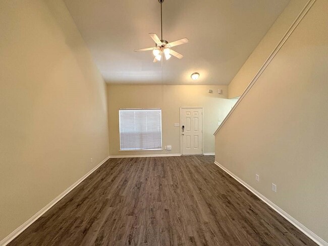 Building Photo - 4030 Falvel Shadow Creek Dr