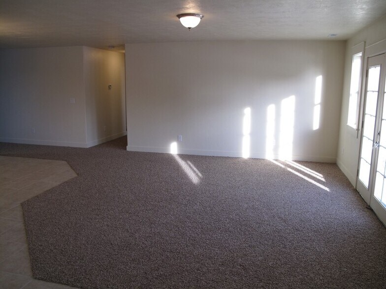 Building Photo - 488 2670 W