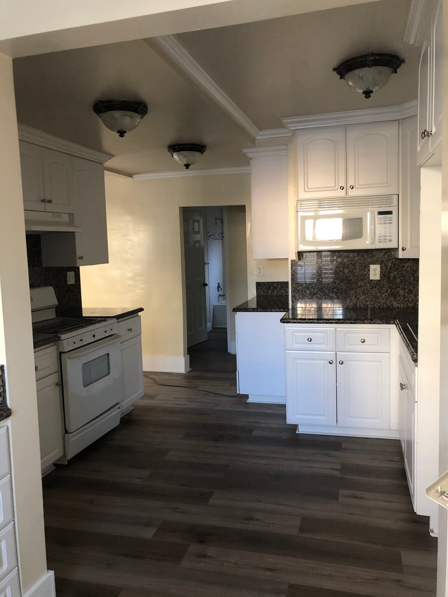 Kitchen - 257 Parke St