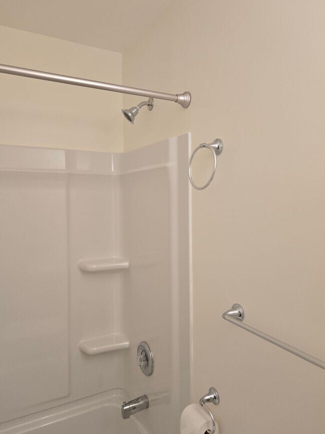 Building Photo - Charming 2BR Condo in Bethel