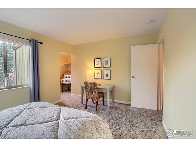 Building Photo - 855 W Moorhead Cir