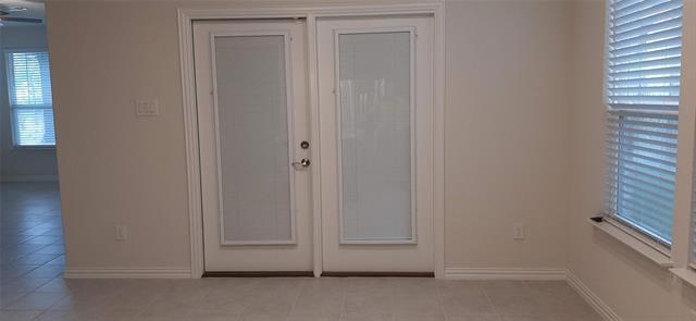 Building Photo - 325 Kennewick Dr